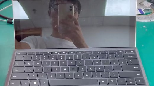 为什么微软surface pro5总是出现logo闪下就灭的情况，电脑也不开机。