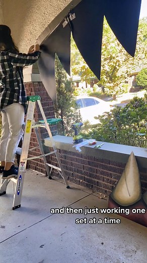 Monster House Teeth Hanging Process