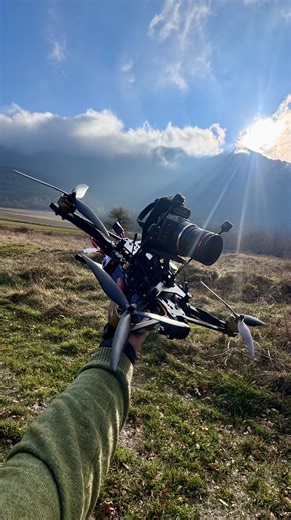 Dani Doncel | Drone Pilot on Instagram: "Vas a flipar con el resultado 🤯 Video completo en mi canal de YouTube 💯🚀 #fpv #cinelifter #fpvdrone #blackmagic"