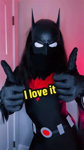 I love how intimidating I look 😏 #batwoman #batmanbeyond #dc #cosplay | batwoman costume
