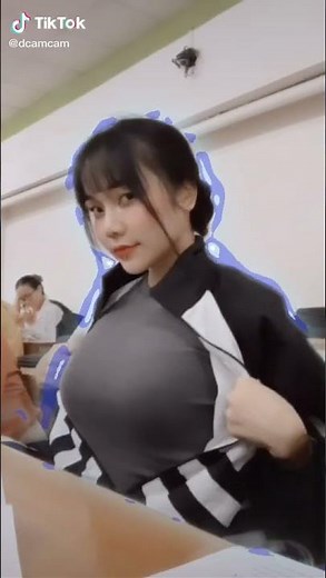 Buka baju dan ternyata...
