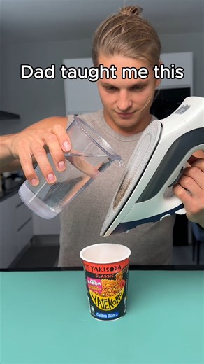 4.5M views · 9.2K reactions | Instant soup hack This original video was produced by Network Media, LLC and Zore & Tomek | Home Hacks & Easy Snacks | Facebook