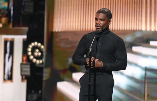 Kirk Franklin Says Christians Have 'Weaponized' Marriage - WBLS