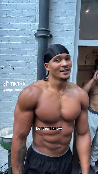 PNP STRENGTH SET 💥💥💥 7 PULL UPS 40KG 3 MUSCLE UPS 7 FRONT LEVER RAISES X3 ROUNDS MOST PEOPLE FOLD AFTER THE PULLS 💀 TAG SOMEONE WHO NEEDS THIS 👇🏽 #calisthenics #strength #pnpfitness #fyp