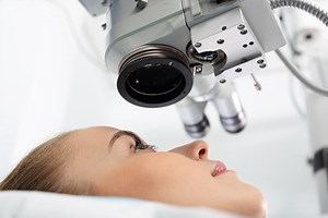 Entropion: the symptoms and how to treat it | Emergency Live