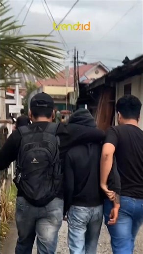 THE THIEF IS EARNED BY THE POLICE