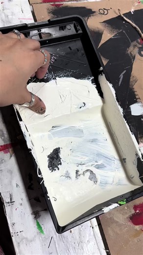 The paint removal process After a great art project, thi what is left 🎨🖌️🧑‍🎨#satisfying #pigment #paint #oddlysatifying #fyp