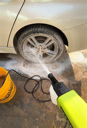 Limpieza Inteligente: Cómo Lavar Tu Auto en 2025