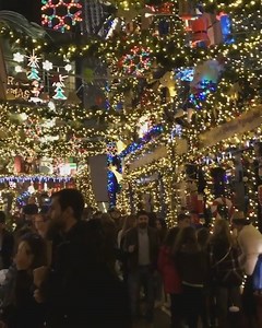 💙 Meanwhile in #Greece. A beautiful Christmas mood in Athens. This is the amazing area of Psiri. Video by @catand_gr See more on GreekGateway.com | GREEK GATEWAY