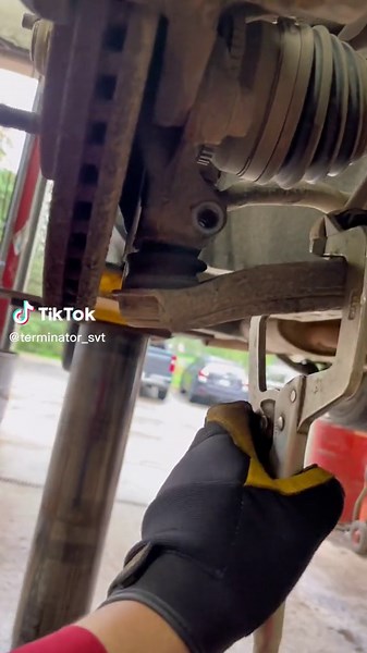 Control arm pry tool!!! #lifehack #mechanicsoftiktok #fypシ #carsoftiktok #mechanic #tiktokhacks #fyp