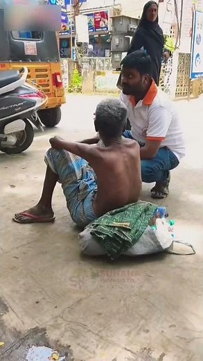 Helping video 😭 Food donation | Helping poor people emotional video | Humanity videos #shorts