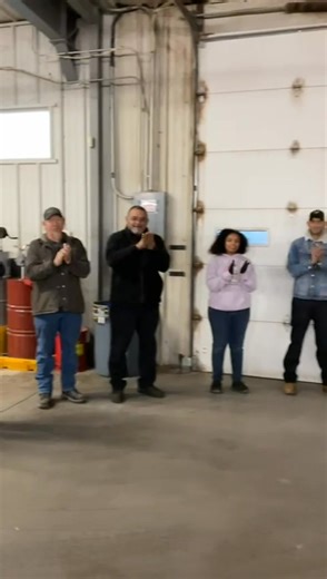 Sirviendo a nuestra comunidad con respeto y mucho orgullo. 👏 ORALÉ! 📍 Stanton, TX – 102 N Lamesa Hwy #Orale #DameChanza | Charlie Clark Auto Group