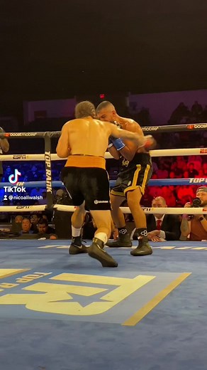 The liver shot is a lost art in boxing 🎨 #nicoaliwalsh #knockout #boxing