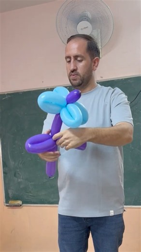 Making a balloon flower with the "Bikum Bikum" song #MrSafwat #balloons #game #balloon #balloons