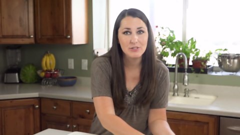 How to make blueberry and red bell pepper salsa