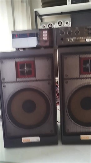 1.9K views · 32 reactions | IMPERDIBLE... AMPLIFICADOR SANSUI Integrated Stereo Amplifier A-M800, clásico, excelente sonido, de metal, compacto, funciona a 220v no necesita transformador... Y 2 PARLANTES AIWA, de 2 vías, pesados, clásicos... Telef. 999920099 | Hugo Almanza Rosado | Facebook