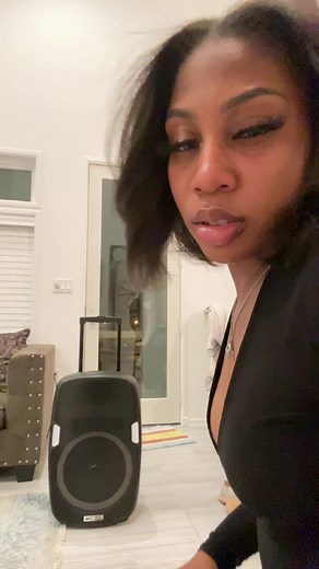 Ke Rich💰 (@ke.barbie)’s videos with girls melt love on soundcloud and yt in bio - user67818024587