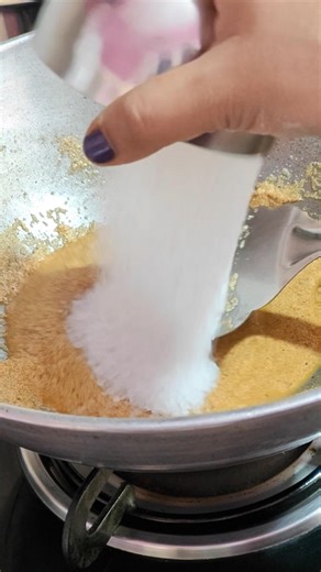 The Moment Sugar Goes Into Suji Halwa — Pure Magic Happens! 🍮✨ Perfect Homemade Suji Ka Halwa Recipe