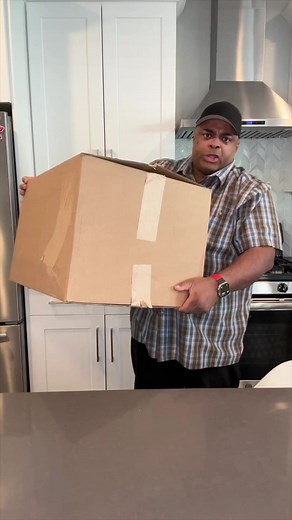 18K views · 1.1K reactions | I was sent this HUGE box for the #ET40th Anniversary this year! Thx #universalallaccess! #unboxing | Lamarr Wilson | Facebook