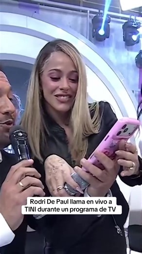 ESTE MOMENTO 🥹💖 @RDP llamó en vivo @TINI durante un programa de TV en Paraguay