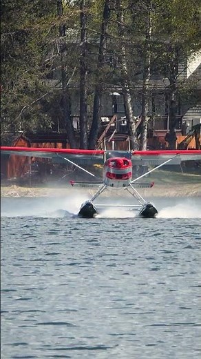 Taking off from Lake Hood in a seaplane #shorts #avgeek #seaplane #aviation