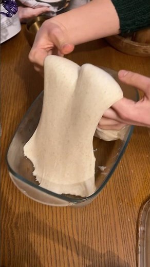 Coil folding technique 🤍 Sourdough bread / gluten development