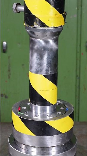 Crayons vs. Worm Maker on Spinning Platform! 🌀🖍️💥 #wormmaker #crush #satisfying