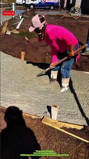 Leveling Wet Concrete with a Hoe, Basic Floor Pouring Technique #construction