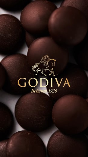 ～ゴディバの新境地～ New ショコリキサー6種類を発売中✨ https://www.godiva.co.jp/drink/#chocolixir 「ショコリキサー オリジン ダークチョコレート カカオ99%」は、厳選したコロンビアのオリジンチョコレートを使用した、ショコラティエこだわりの一杯です。深みのあるビターな味わいの中に、コロンビア産のカカオの芳醇で華やかな香りが広がります。​ 「ショコリキサー ルビーチョコレート カカオ32%」は、鮮やかなピンク色とフルーティーでベリーのような味わいが特徴のルビーチョコレートを使用したショコリキサー。 また、「ショコリキサー」のカカオ％シリーズ4種類には、パリパリとしたチョコチップが加わり、 チョコレートの味わいや食感、風味がより豊かにアップグレードされました✨ ゴールデンウィークのお出かけの際には、ぜひゴディバがたどり着いた新境地、 新しいショコリキサーをお楽しみください！ ーーーーーーーーーーーーー 現在ゴディバのX公式アカウントでは、発売を記念してフォロー&リポストキャンペーンを実施中です！ ぜひご参加くださいね💁‍♀️ ーーーーーー