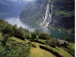 Edvard Grieg - To the Spring - Classical Clips