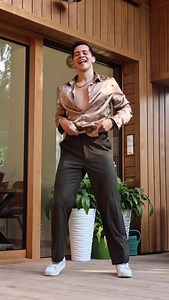 7.5K views · 11K reactions | Demo • Beginner class of the week  . . . Class already available in my community skool.com/domambo  Poland   @javierescobar_slv @domambonyc  @odorifootwear #salsa #dance #latin #ny #salsaon2 | Javier Escobar | Facebook