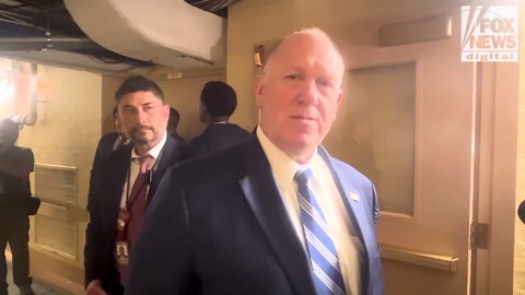 Border Czar Homan tells AOC to 'do her job'