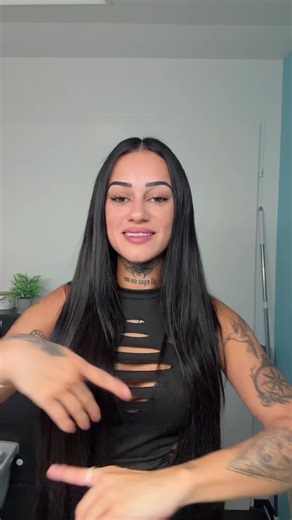 Laura Tecno: Hard Techno Rave Dance Moves