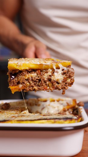 8.5K views · 10K reactions | De país en país con el  Ep. 6 : Puerto Rico  “ Pastelon” Literal es una lasaña de plátano, hasta ahora mi plato favorito de esta serie, ufffff buenazo ! Manito arriba mi gente de  #pastelon #comidapuertoriqueña #puertorico #buenazo #rodrigofernandini | Rodrigo Fernandini | Facebook