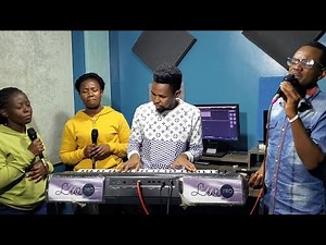 UWEPONI MWAKO,NIGUSE TENA NINAOMBA BABA,CHA KUTUMAINI SINA Live Worship LeviPro