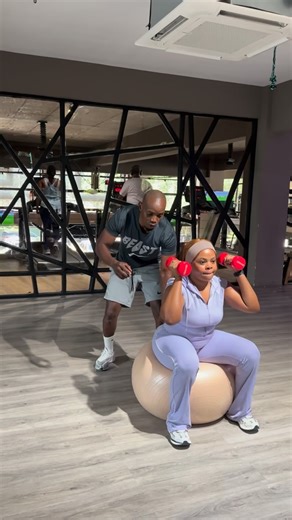 FULL BODY WORKOUT 🔥 FANYA HILI ZOEZI LITAKUSADIA SANA KUCHOMA MAFUTA YA MWILI WAKO KWA HARAKA 👉🔥 PIA LINAKUSAIDIA KUJENGA MPUMZI NA KUWA FIT💪 TAFADHARINI NAOMBENI MNIPIGIE KWA HUDUMA YA PERSONAL TRAINING. #0743287316 #0743287316 #0743287316 #0743287316 | Shaby Matwiga
