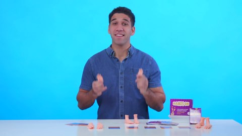 Tiny Finger Hand Game - 120 Hilarous Challenges - 10 Hand & 4 Feet Puppets - Will Make Everyone Laugh – Ideal for Family or Friends - Action Game for Competitive People