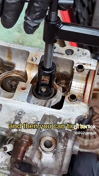 Engine work isn't that scary! 😱 #valvejob #valves #valvesprings #valveseals #cartok #mekanik #mechanic #mechanictips #tools #cooltools #tooltips #quickfix #orionmotortech #omt #omttools #802garage