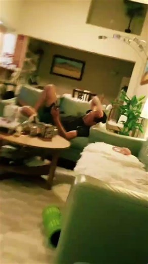 People gon viral so I hoped on this trend #capcut #vlogmas #messymoments #bestyoutuber #youtuberlif