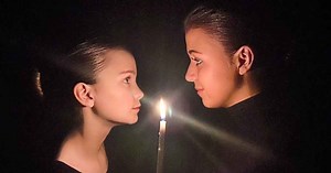 Two Sisters Singing Easter Version Of 'Hallelujah' Will Give You Chills | Inspirational Christian Stories and Positive News
