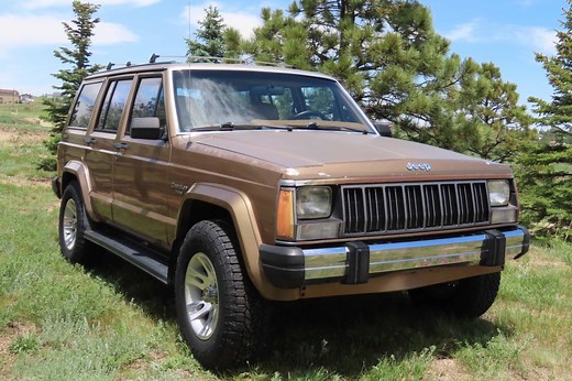 No Reserve: 1988 Jeep Cherokee Pioneer 4x4