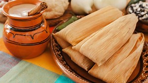 4 Quick And Great Steps On How To Roll Tamales In Corn Husks
