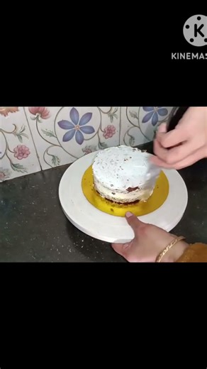 Simple red velvet cake #youtubeshorts #birthdaycake #cakeicing #cakedesign #mamlirgharuajibon