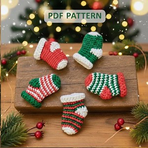 Mini Christmas Stocking Crochet Pattern – Beginner Ornament (PDF Pattern) - Etsy
