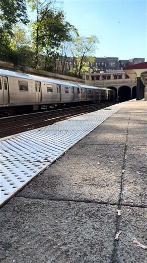 BMT Brighton: Manhattan Bound (Q) Train Bypass Parkside Avenue stop