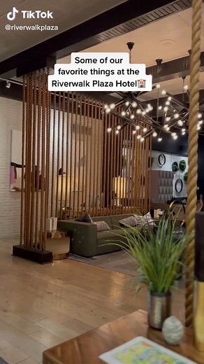 Discover Riverwalk Plaza Hotel in San Antonio, TX