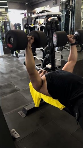 Flat Bench Dumbbell Press 🔥💪🏻|| #fitshah01 #chestexercises #chestday #fitneess #gym