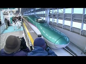 最高時速300キロ 翼広げ「はやぶさ」デビュー（11/03/05）