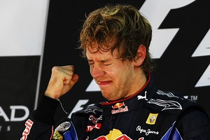 VIDEO: Vettel pakt F1-wereldtitel 2010 na zenuwslopende finale