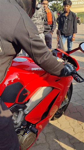 Ducati panigale v4s exhaust sound 🔥❤️ #ducati #ducatipanigale #superbike #shorts